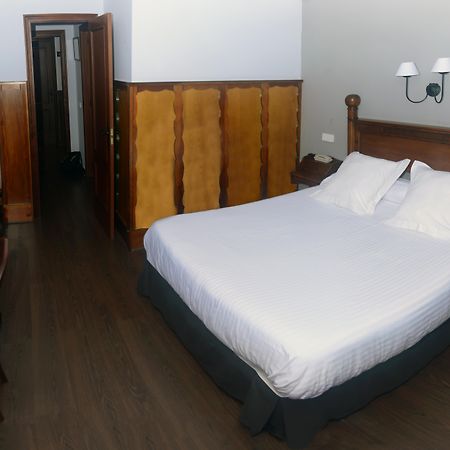 Hotel קומיאס מראה חיצוני תמונה