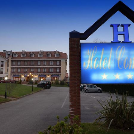 Hotel קומיאס מראה חיצוני תמונה