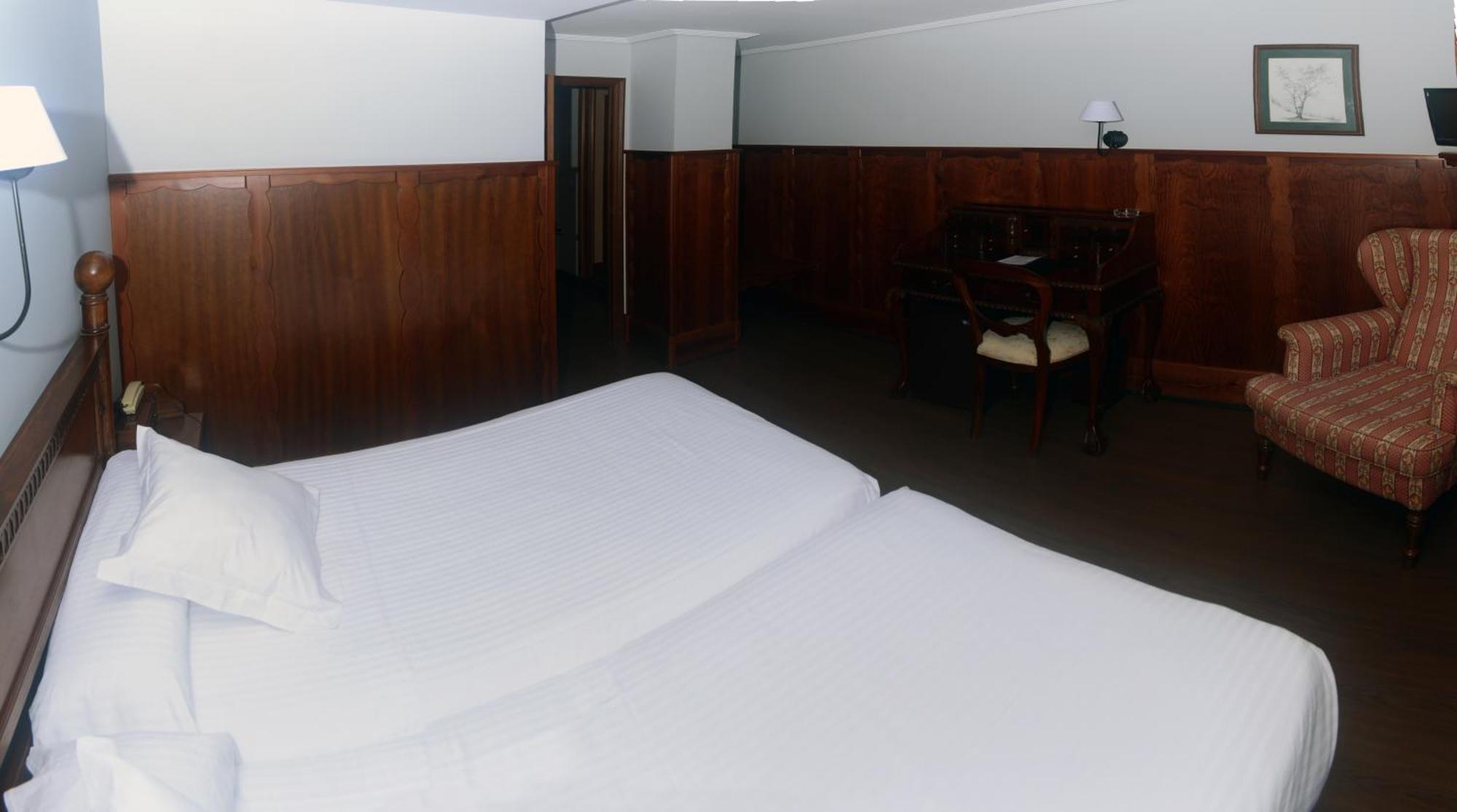 Hotel קומיאס מראה חיצוני תמונה