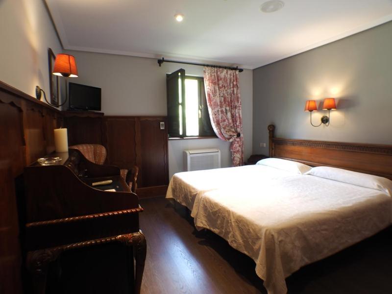 Hotel קומיאס חדר תמונה