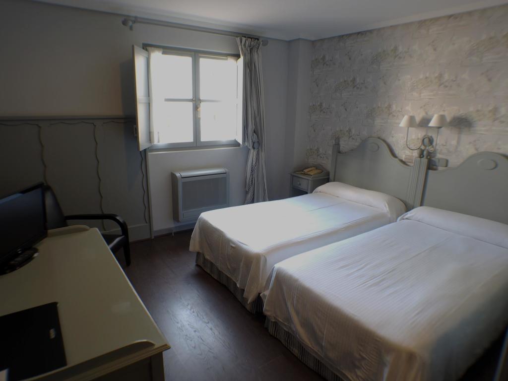 Hotel קומיאס מראה חיצוני תמונה