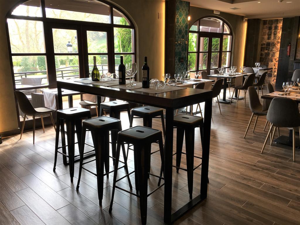 Hotel קומיאס מראה חיצוני תמונה