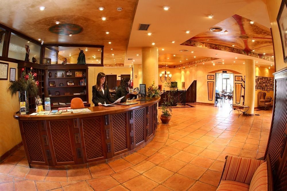 Hotel קומיאס מראה חיצוני תמונה