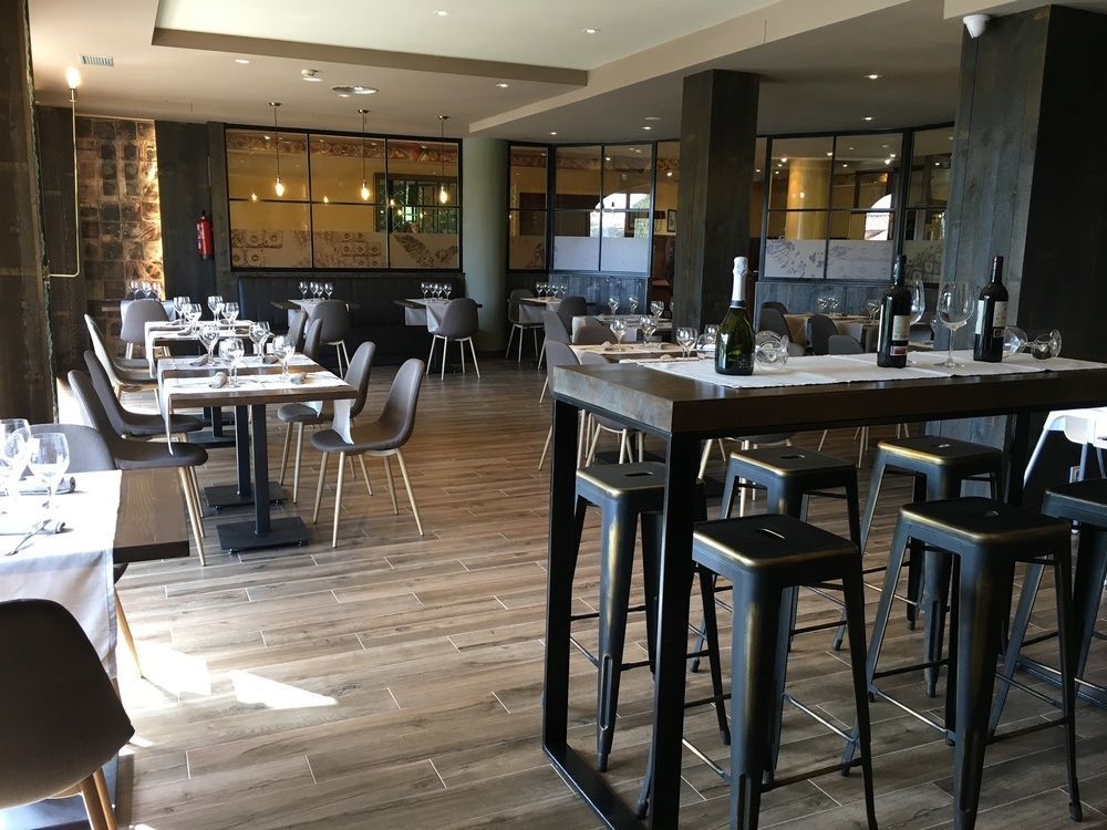 Hotel קומיאס מראה חיצוני תמונה