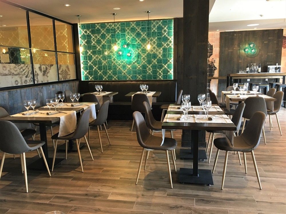 Hotel קומיאס מראה חיצוני תמונה