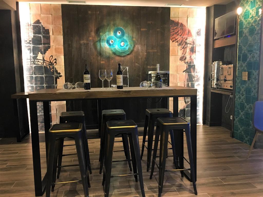 Hotel קומיאס מראה חיצוני תמונה